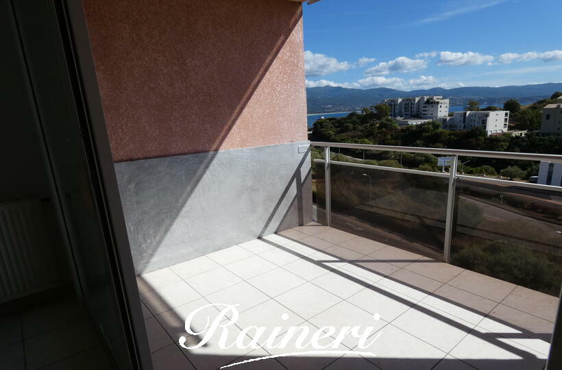 Agence Raineri - F3 MEUBLE 4EME ETAGE LE CLOS D'ALZO