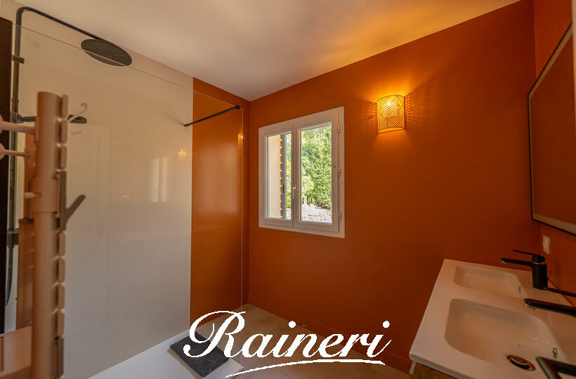 Agence Raineri - POZZACCIO  8 Personnes