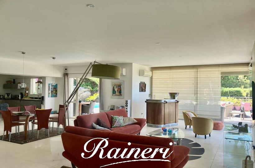 Agence Raineri - AGOSTA 8 PERSONNES