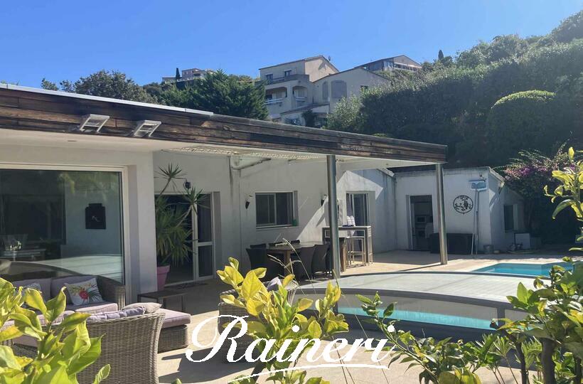 Agence Raineri - AGOSTA 8 PERSONNES