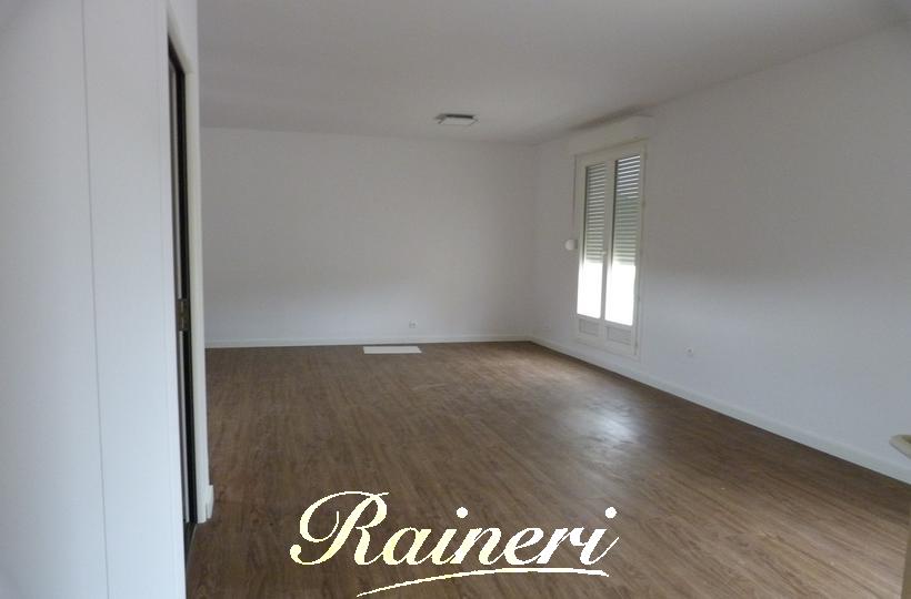 Agence Raineri - Local professionnel de 151 m2 centre médical gare de MEZZANA