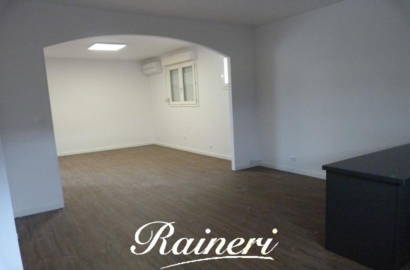 Agence Raineri - Local professionnel de 151 m2 centre médical gare de MEZZANA