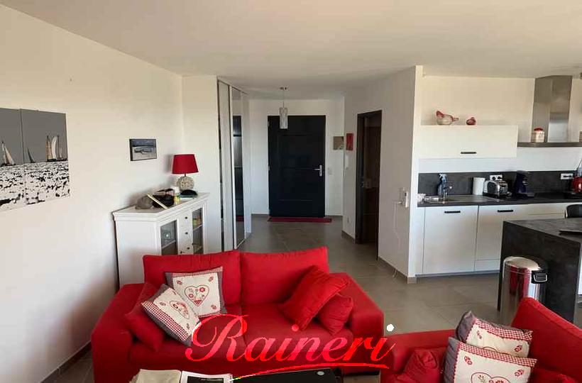 Agence Raineri - AGOSTA 8 Personnes