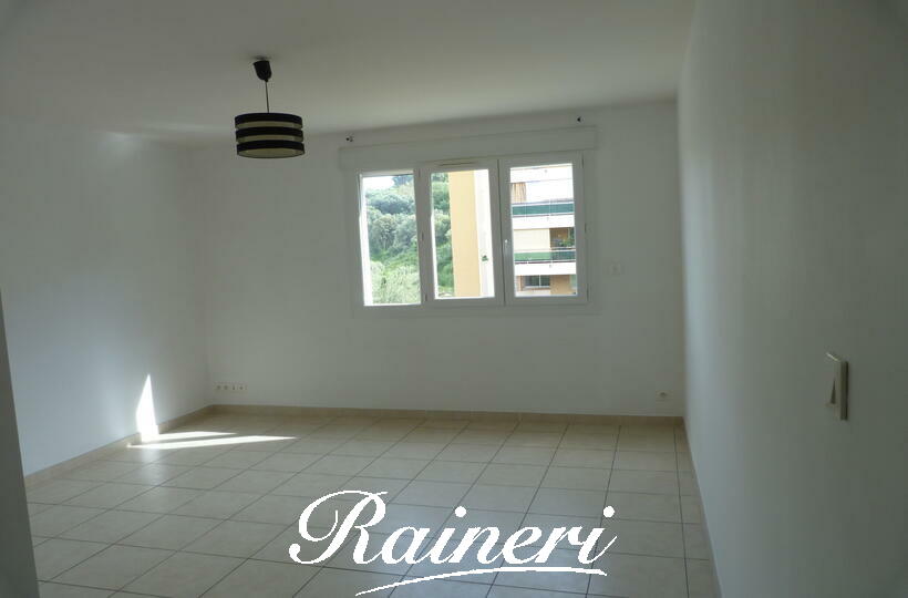 Agence Raineri - F3 Immeuble WAGRAM
