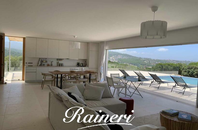 Agence Raineri - AGOSTA 8 Personnes