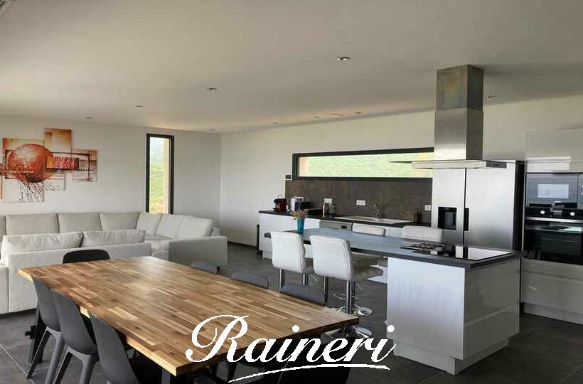 Agence Raineri - AGOSTA 8 Personnes