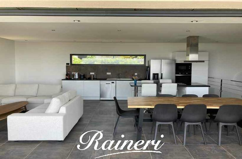 Agence Raineri - AGOSTA 8 Personnes