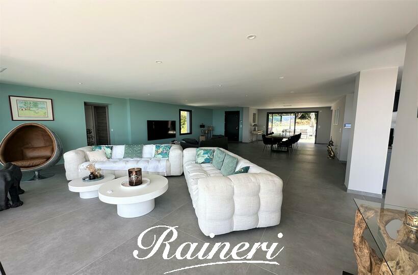 Agence Raineri - AGOSTA / 6 OU 8 Personnes
