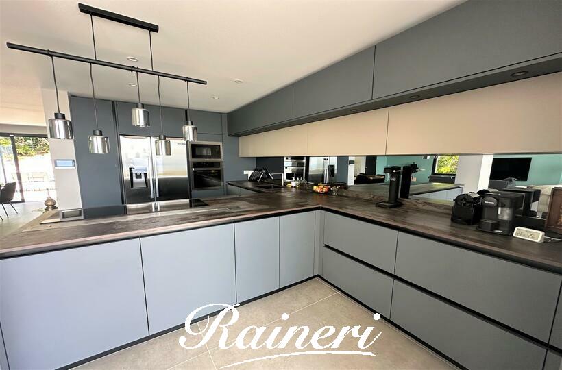 Agence Raineri - AGOSTA / 6 OU 8 Personnes