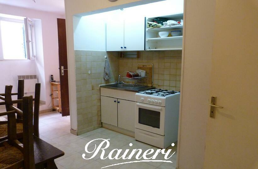 Agence Raineri - Local professionnel RDC 30 m2 rue des Bucherons Ajaccio