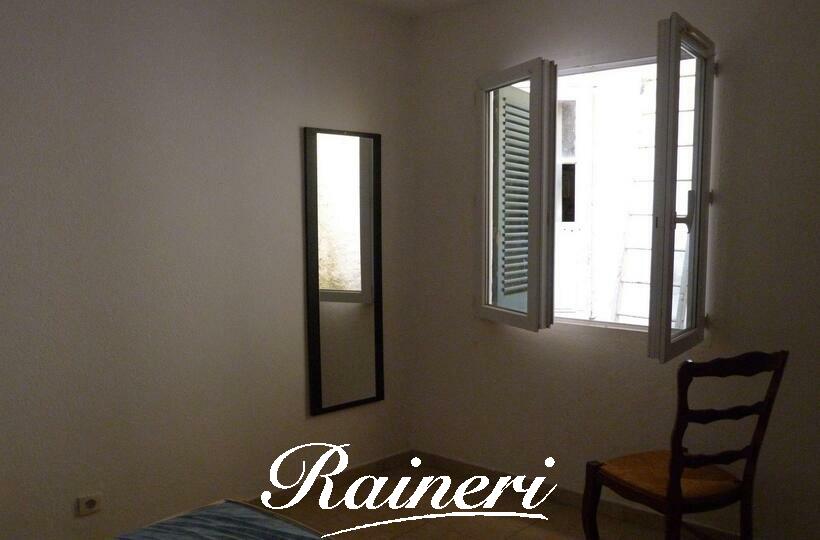 Agence Raineri - Local professionnel RDC 30 m2 rue des Bucherons Ajaccio